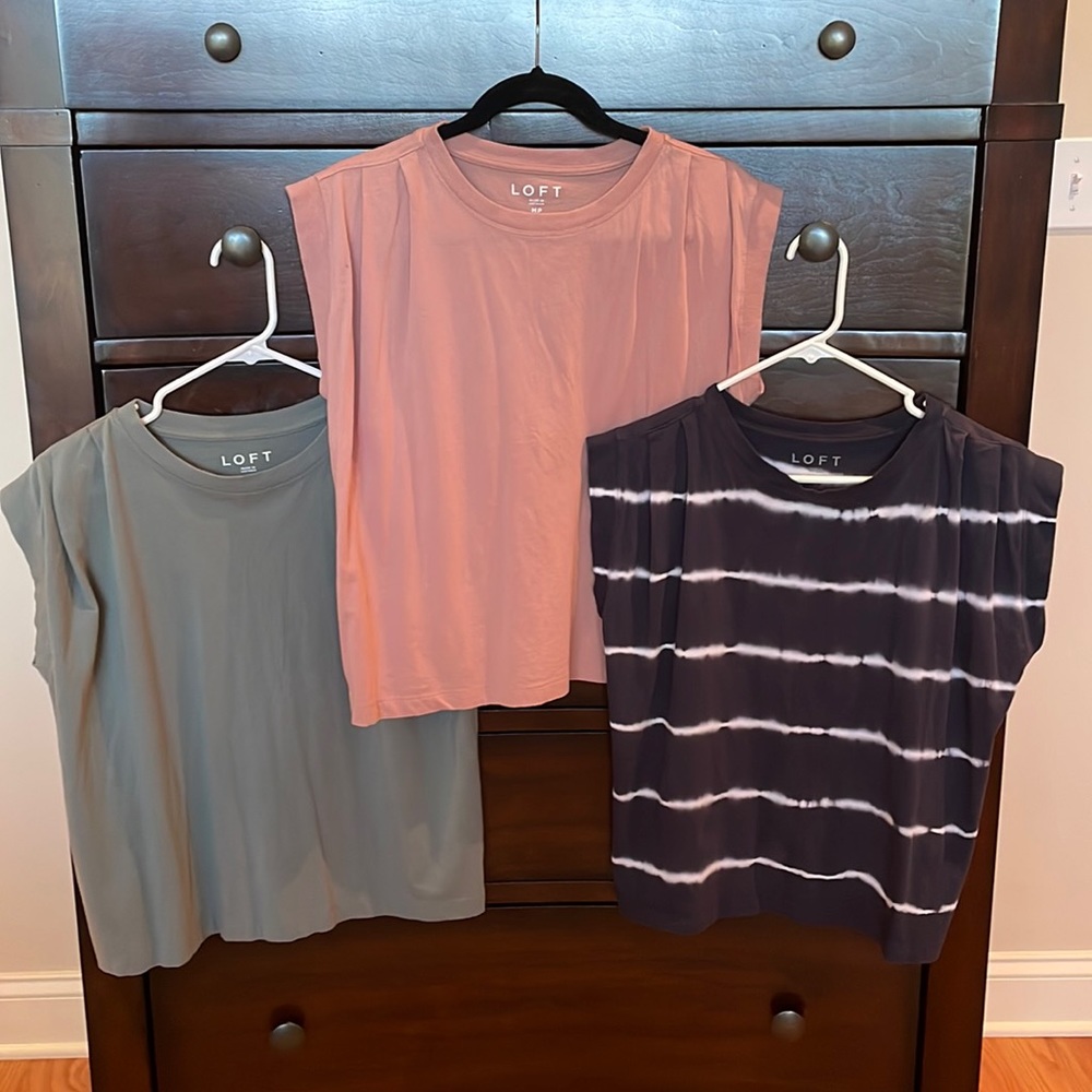 3 Loft T-shirt’s good condition